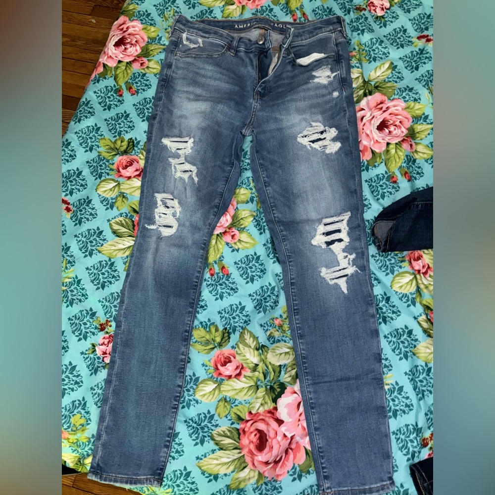 American Eagle Outfitters Distressed Light Blue Skinny Jeans
